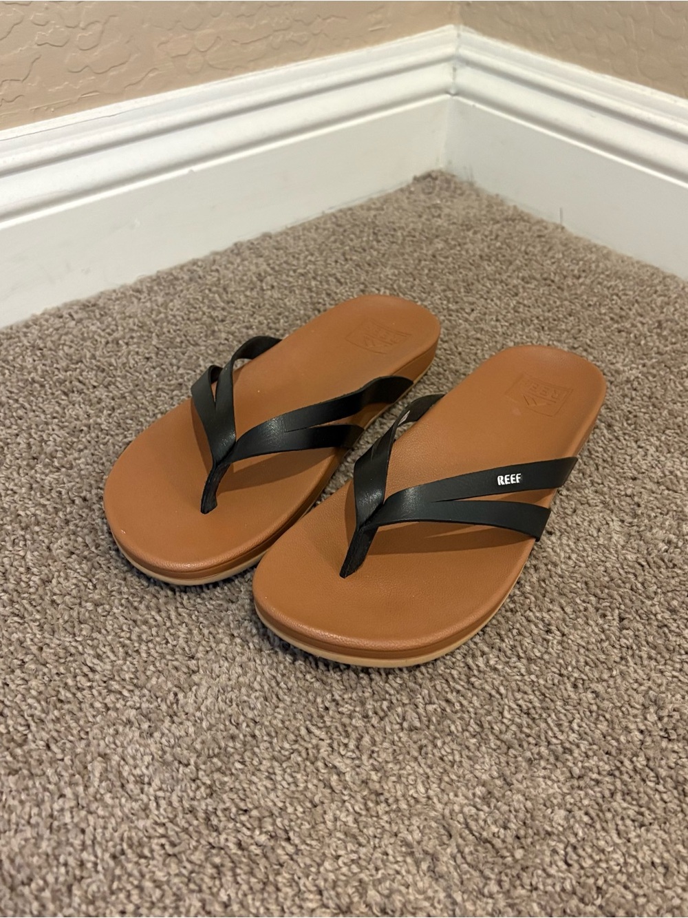 Reef Womens Cushion Spring Brown & Black Waterproof Flip Flops